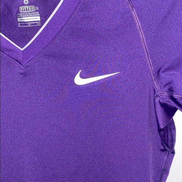 2 FOR 20 - Nike fitted workout tshirt - Picture 2 of 2